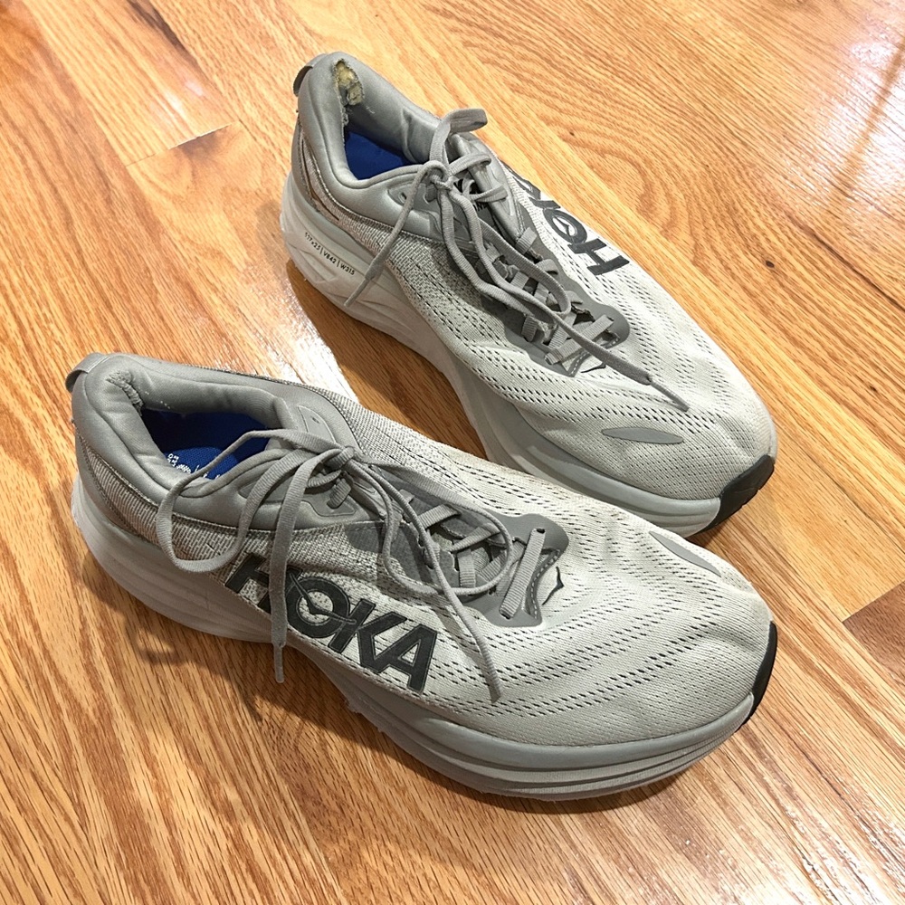 Men’s gray hoka one one bondi 8 wide no inserts 11.5